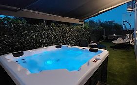 Garden Apartment Leoma With Free Parking!